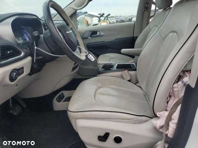 Chrysler Pacifica Hybrid z 2018 roku. - 7