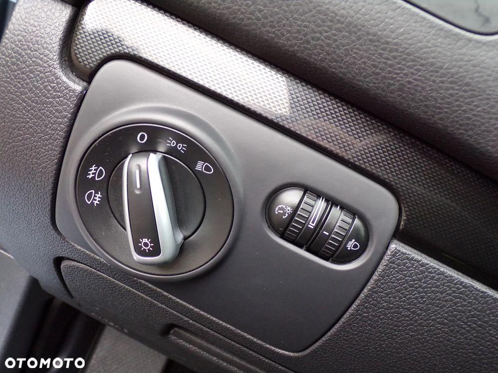 Volkswagen Golf - 18