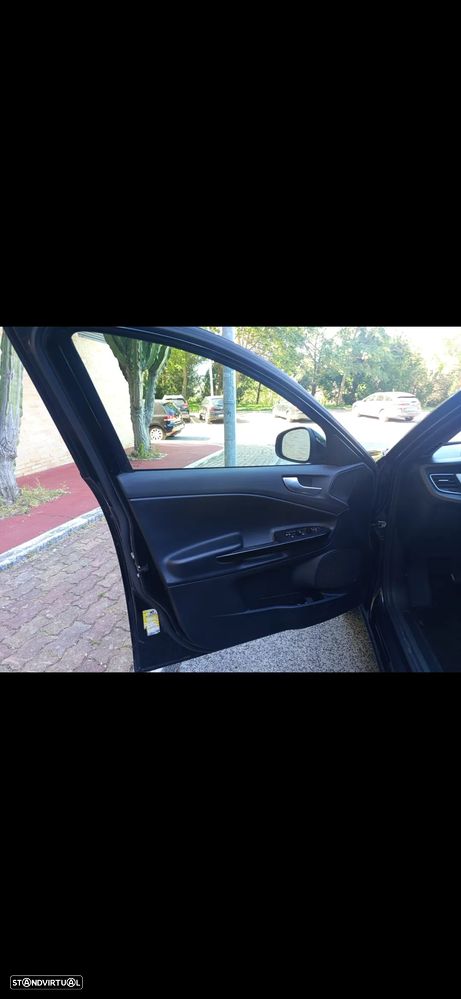 Alfa Romeo Giulietta 1.6 JTDM Distinctive 57X - 9
