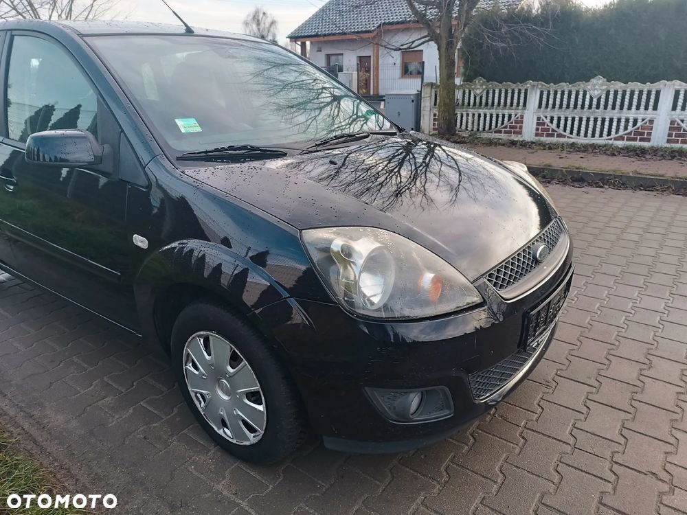 Ford Fiesta 1.4 Ambiente - 34