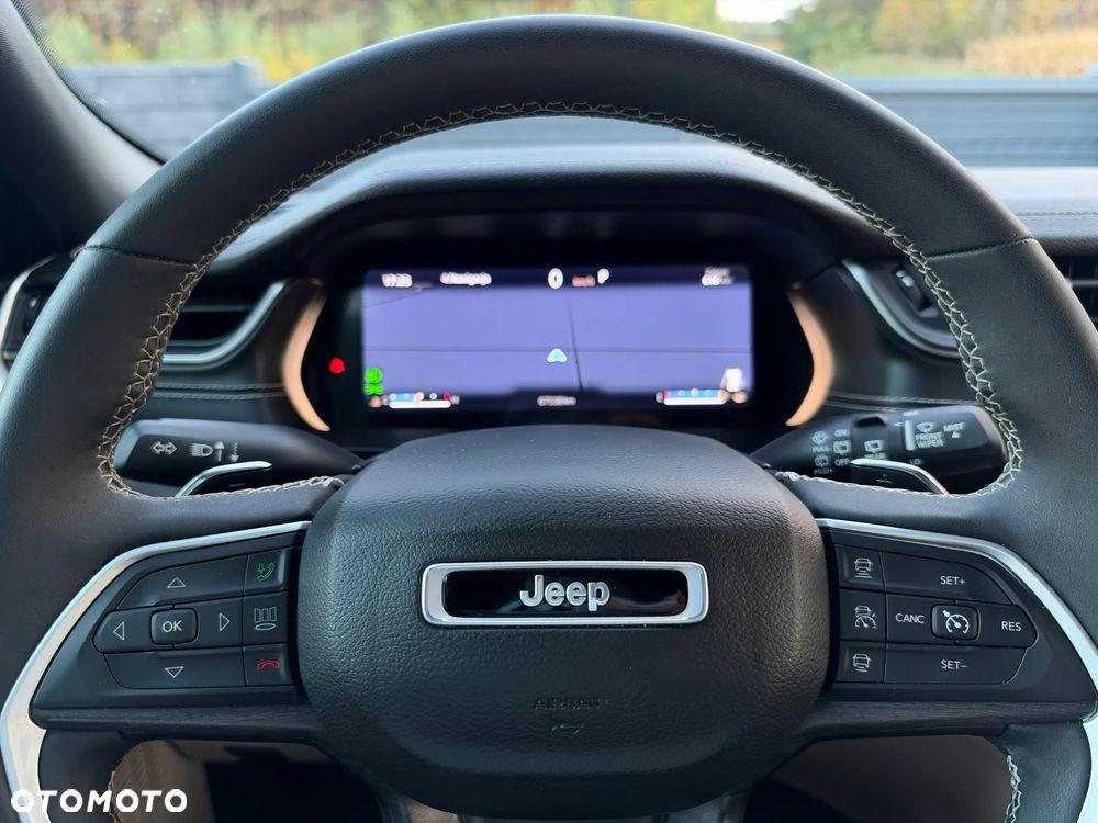 Jeep Grand Cherokee - 29