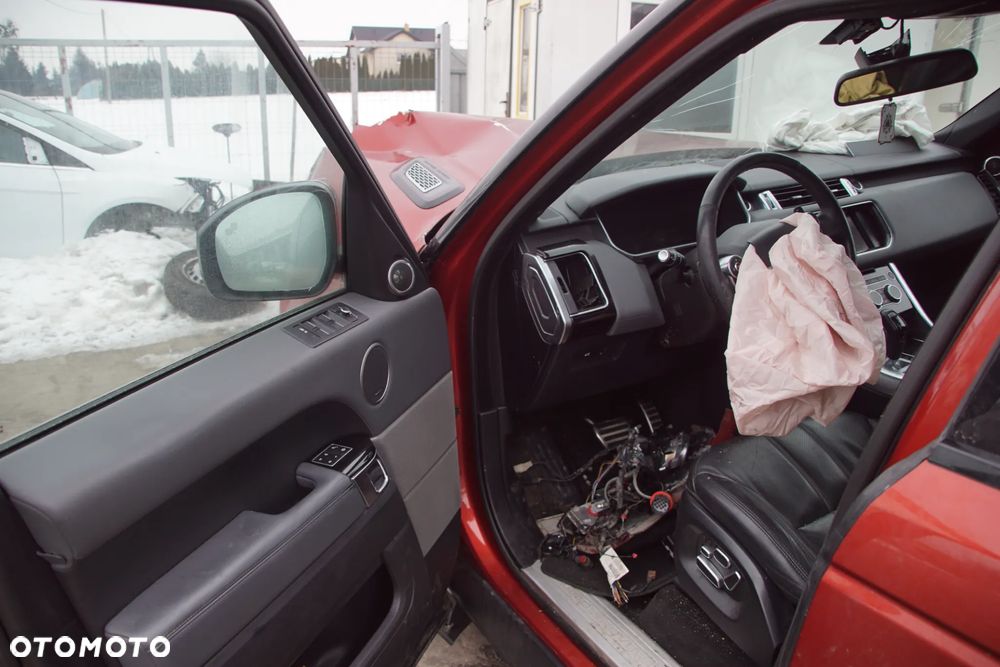 Auto na części - Land Rover Range Rover Sport II L494 3.0 SDV6 292 KM 306DT 8HP70 944 2013R Silnik Skrzynia Drzwi Błotnik Klapa Zderzak Lampa Lusterko Klamka Szyba Deska Kokpit Sterownik Moduł Czujnik Licznik Wyświetlacz Panel Kierownica - 11