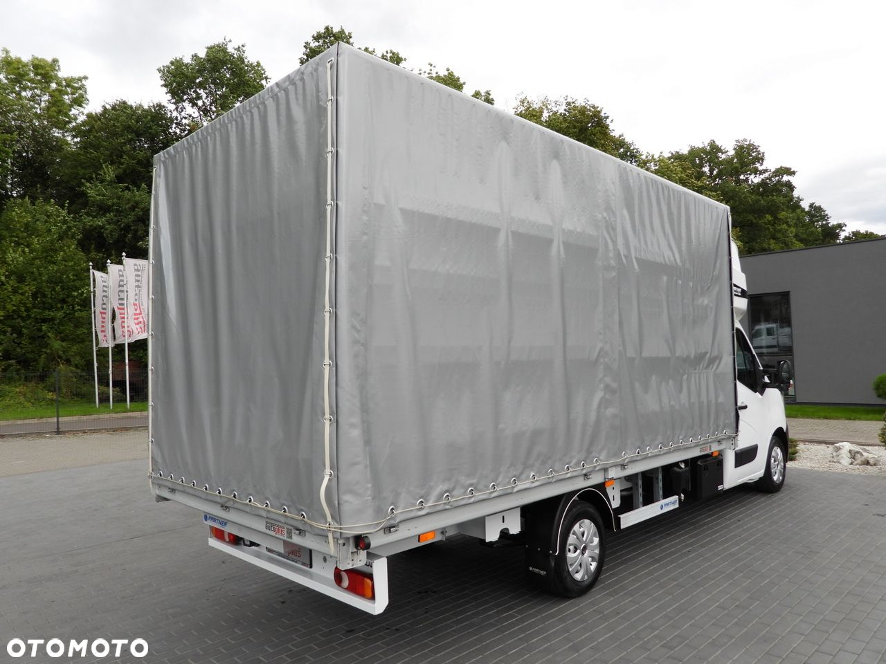 Renault MASTER PLANDEKA 10 PALET WEBASTO TEMPOMAT LEDY PNEUMATYKA KLIMATYZACJA  165KM - 4