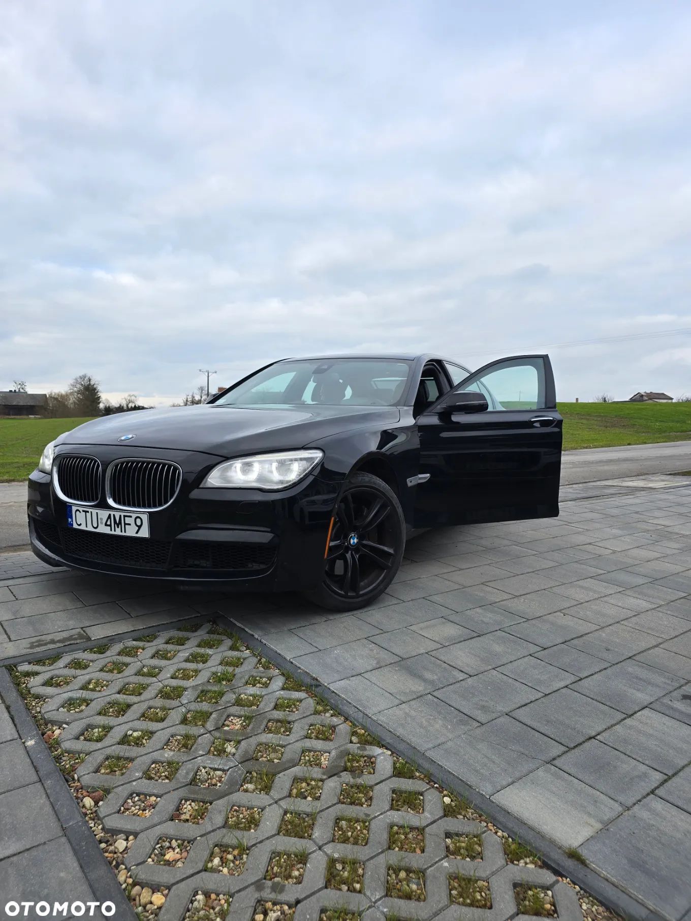 BMW Seria 7 750Li - 1