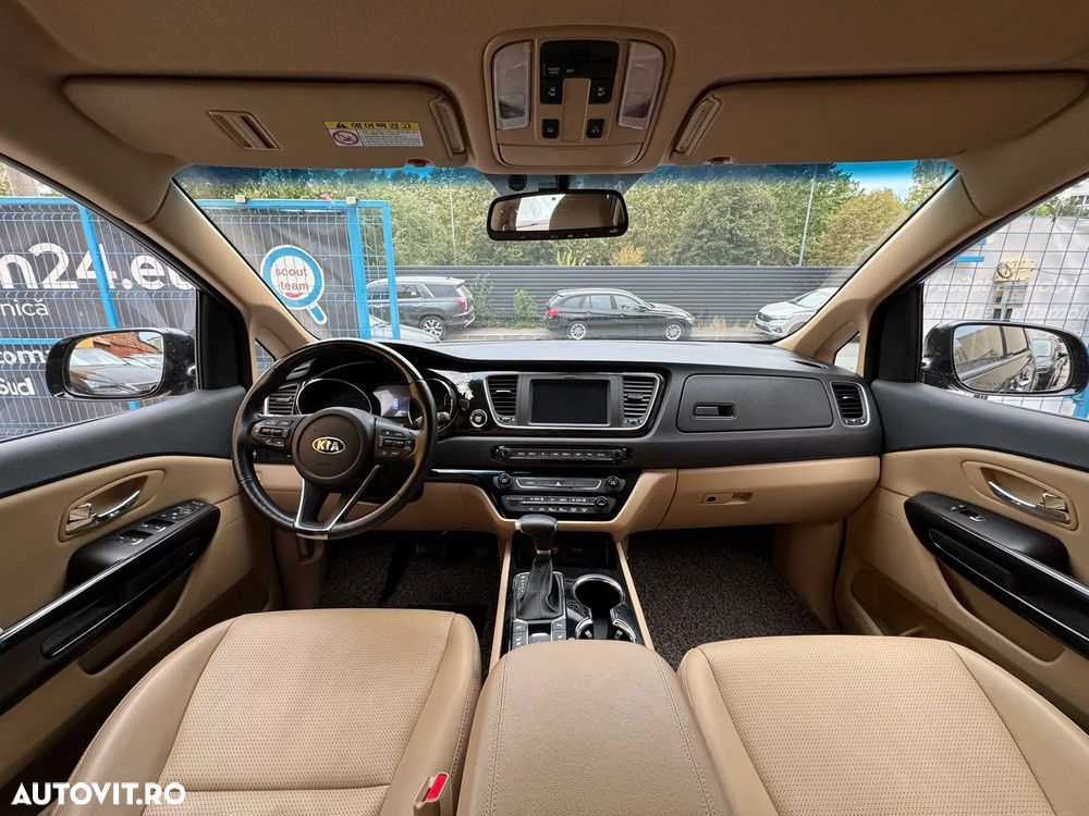 Kia Carnival - 7