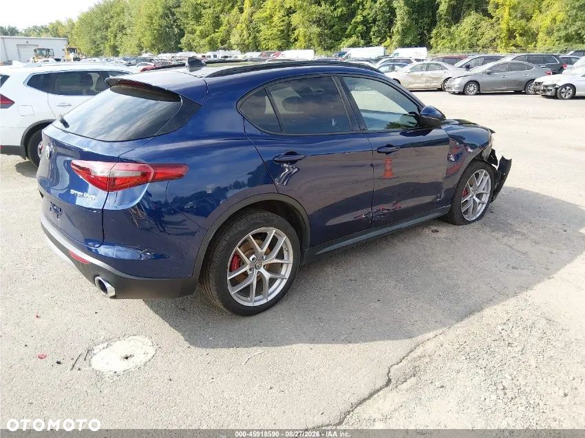 Alfa Romeo Stelvio 2.0 Turbo 16V AT8-Q4 - 3