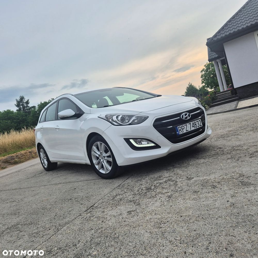 Hyundai i30 blue Kombi 1.4 Classic Navigation - 1
