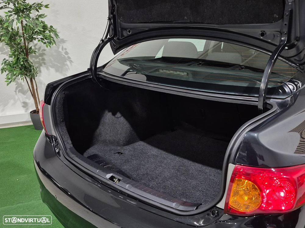 Toyota Corolla 1.4 D-4D Sol - 25