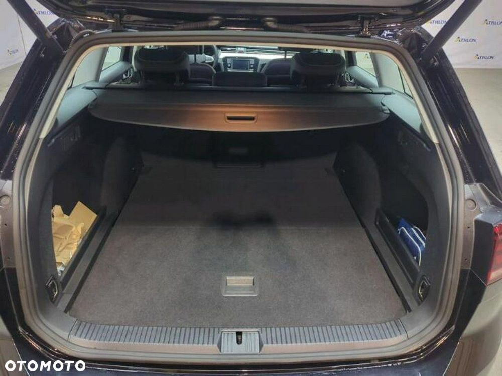 Volkswagen Passat - 7