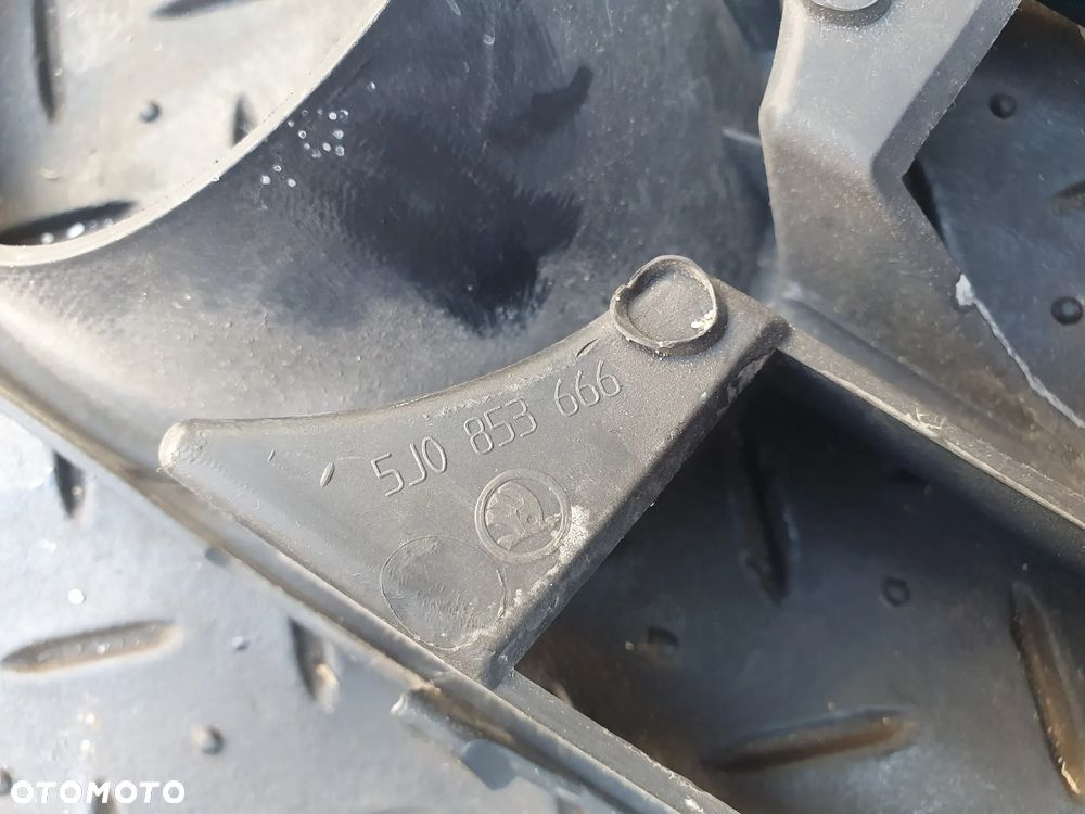 SKODA ROOMSTER KRATKA ATRAPA ZDERZAKA PRAWY PRZÓD 5J0853666 - 5