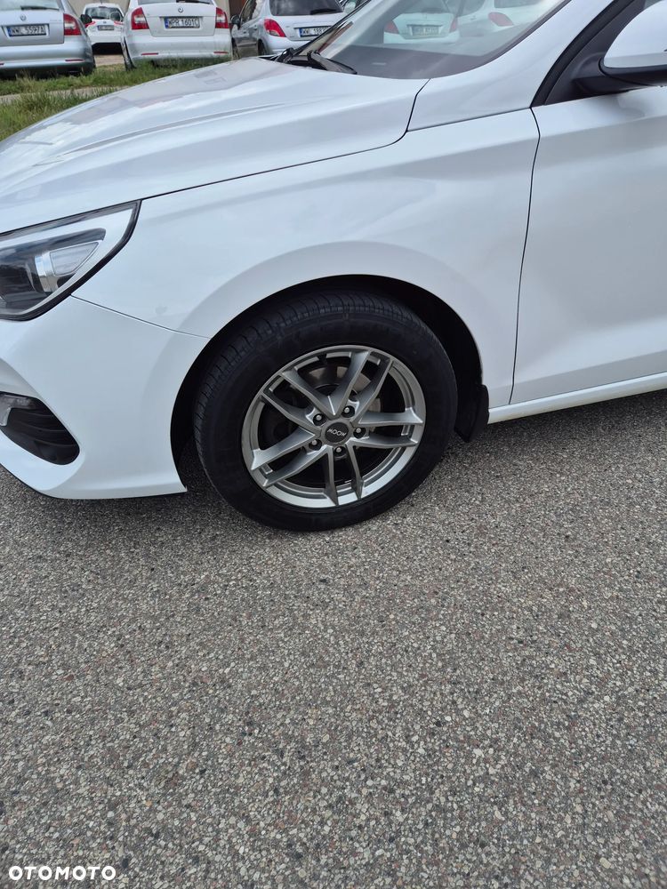 Hyundai i30 1.4 Premiere Comfort - 4
