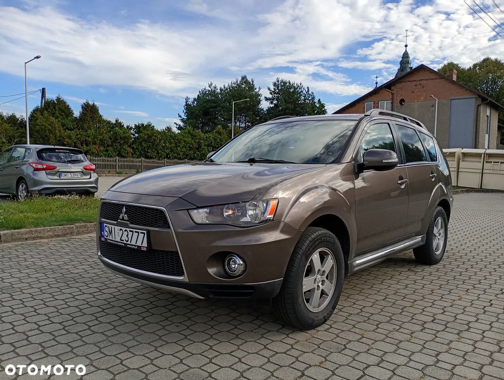 Mitsubishi Outlander 2.0 Intense + 2WD EU5 CVT - 1
