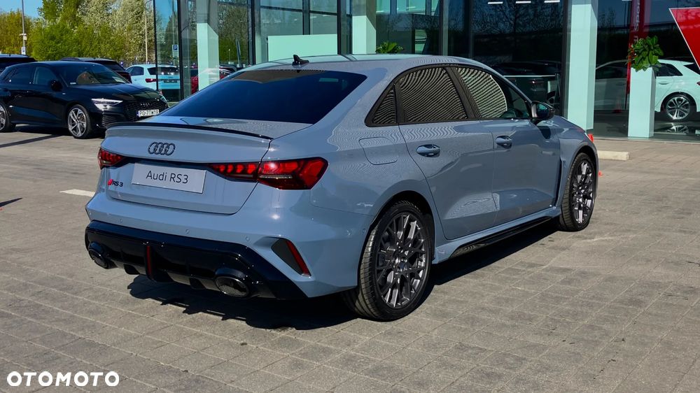 Audi RS3 Limousine - 12