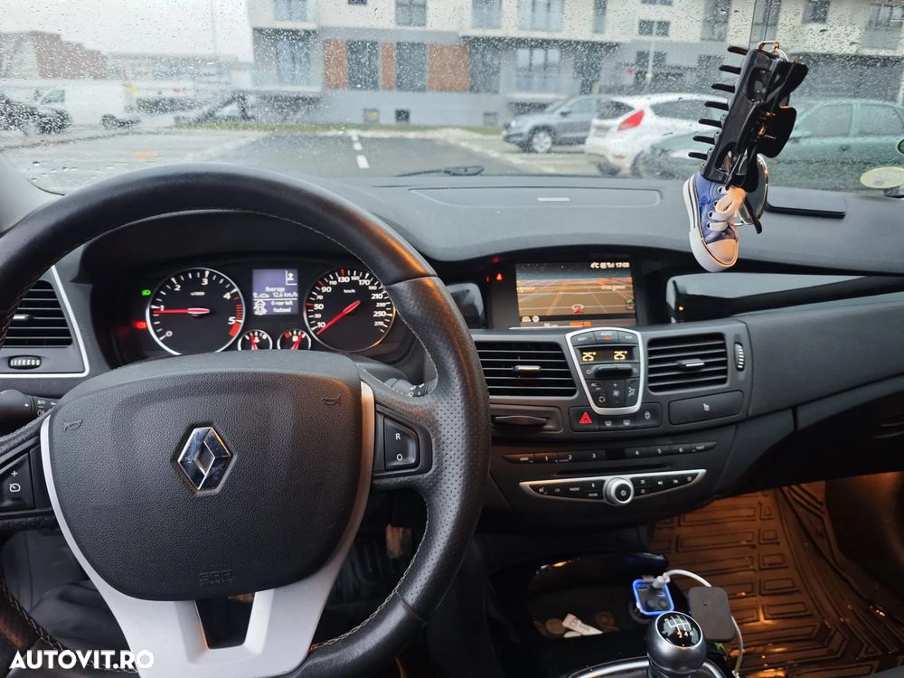 Renault Laguna dCi 110 FAP Bose Edition - 3