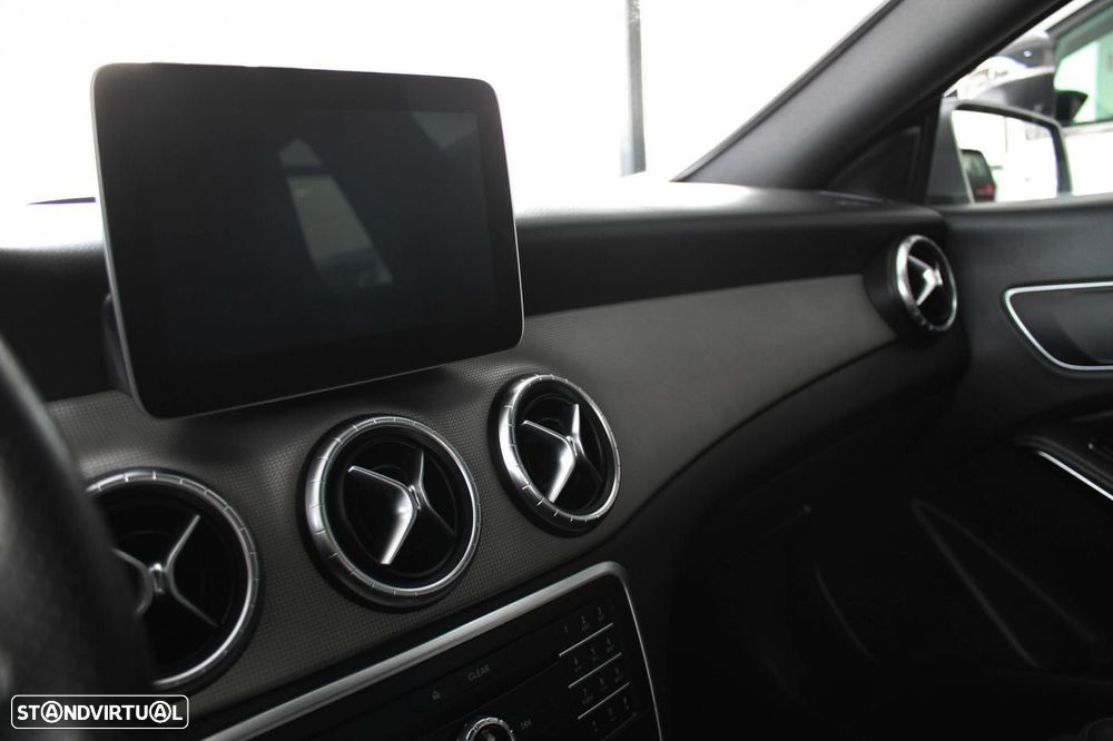 Mercedes-Benz CLA 180 d Shooting Brake Urban Aut. - 16