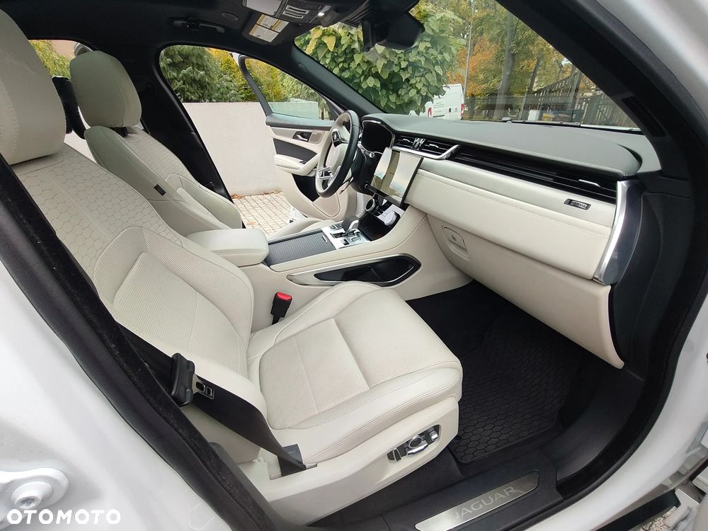 Jaguar F-Pace P250 AWD R-Dynamic S - 17