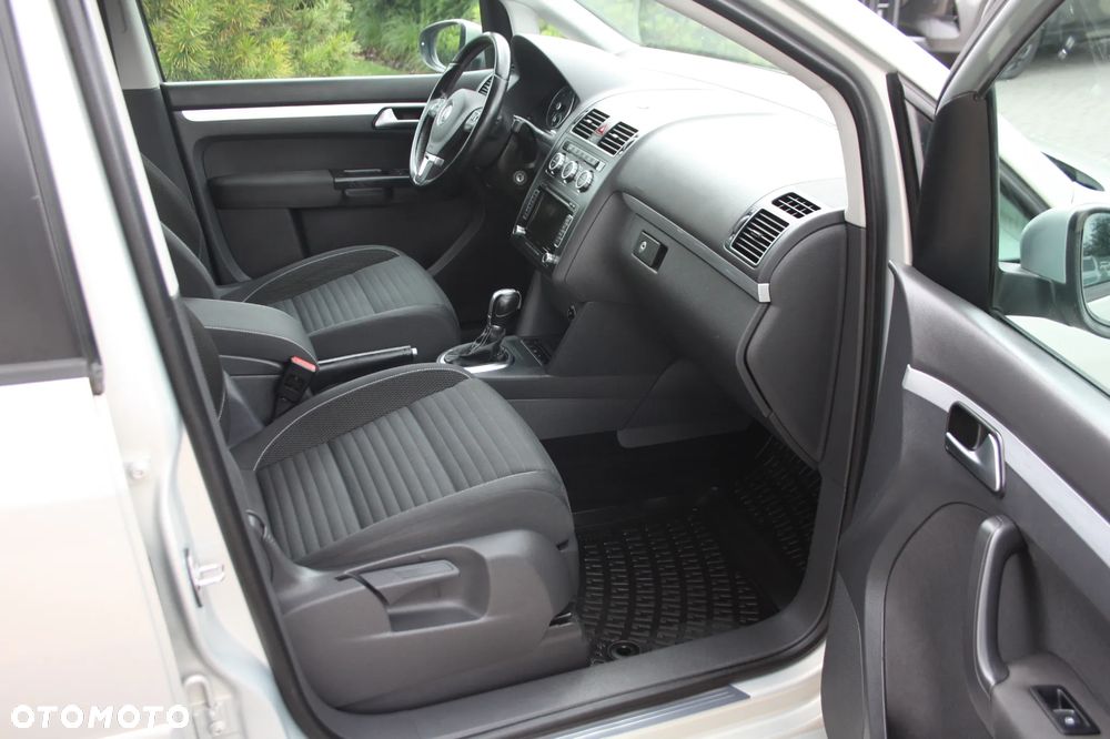 Volkswagen Touran 2.0 TDI DPF BlueMotion Technology DSG Cup - 9
