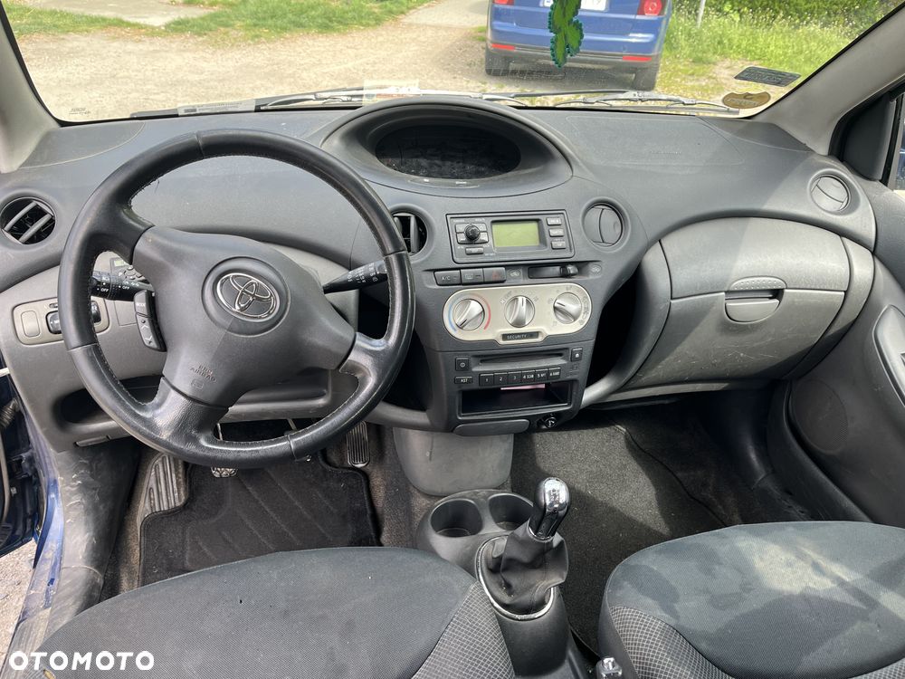 Toyota Yaris 1.4 D-4D Base - 10