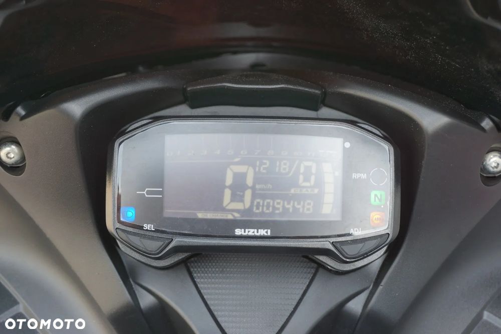 Suzuki GSX - 19