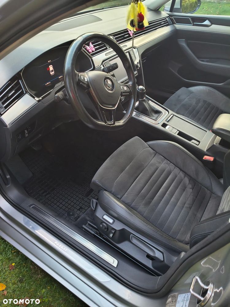 Volkswagen Passat - 14