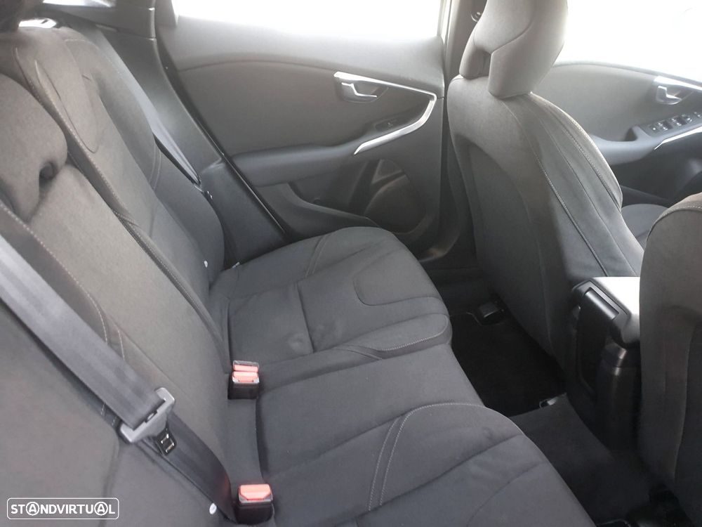 Volvo V40 1.6 D2 Eco Kinetic - 34