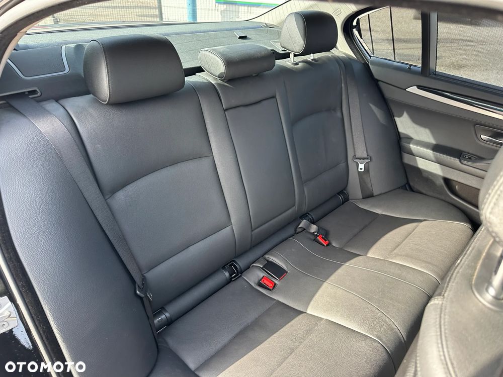 BMW Seria 5 530d xDrive Luxury Line - 24