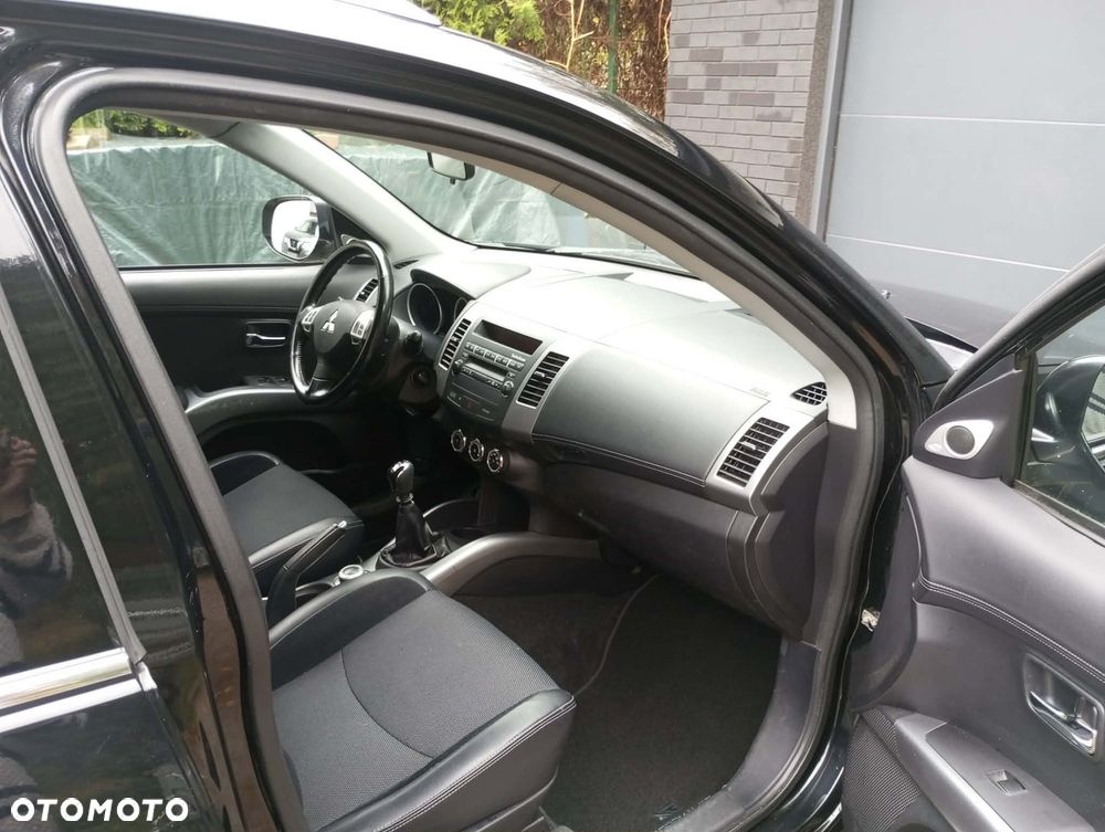 Mitsubishi Outlander - 6