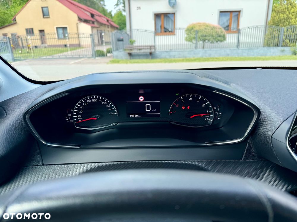 Peugeot 208 - 11