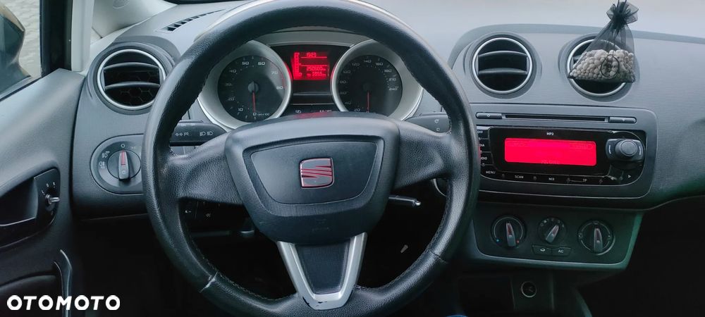 Seat Ibiza 1.4 16V Reference - 10