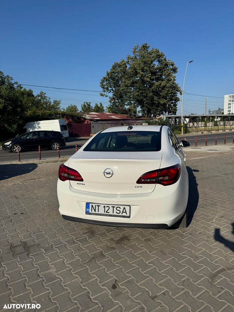 Opel Astra 1.6 CDTI ECOTEC ECOFlex Start/Stop Enjoy - 2