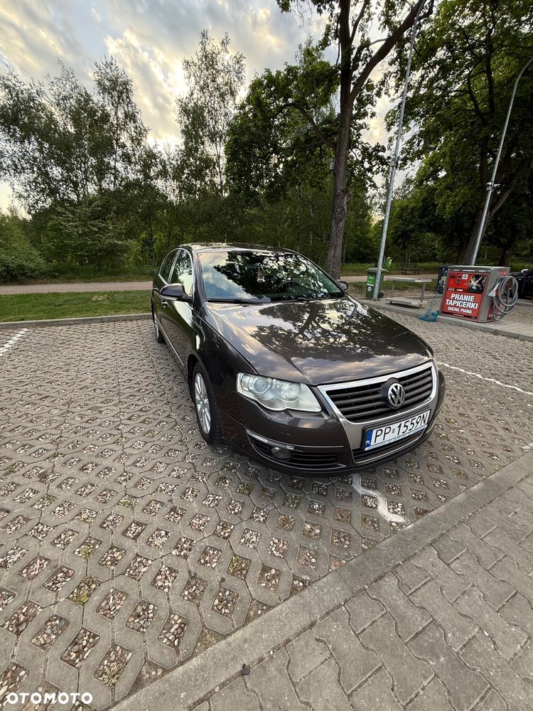 Volkswagen Passat 2.0 TDI DPF Trendline - 13