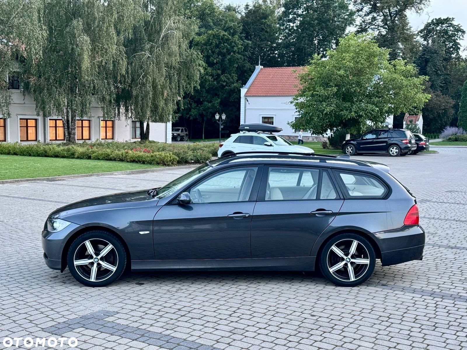 BMW Seria 3 320i - 25