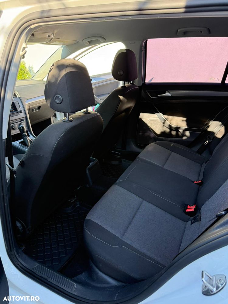 Volkswagen Golf - 2