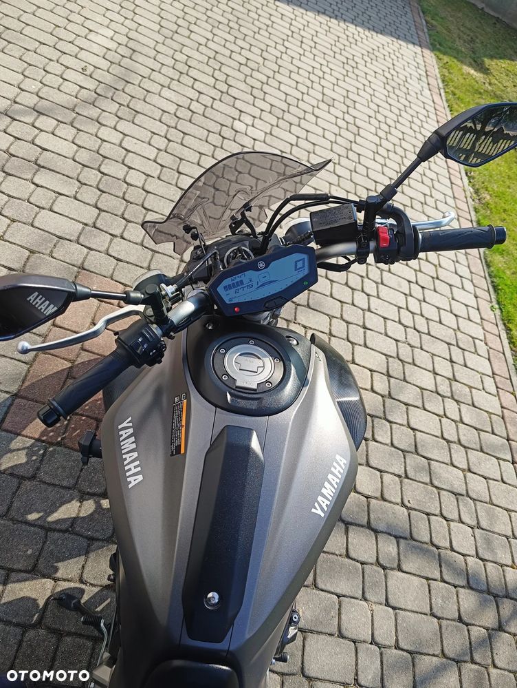 Yamaha MT - 5