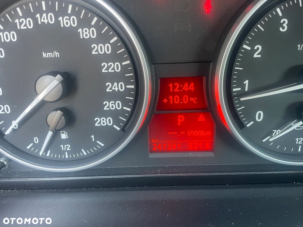 BMW Seria 3 325i - 14