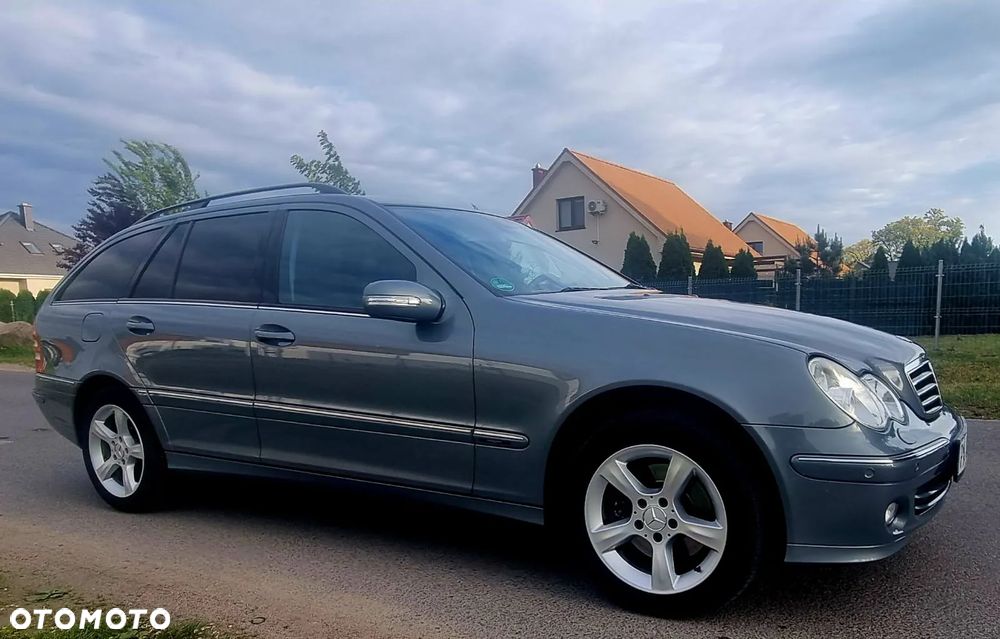 Mercedes-Benz Klasa C 280 T Avantgarde 4-Matic - 4