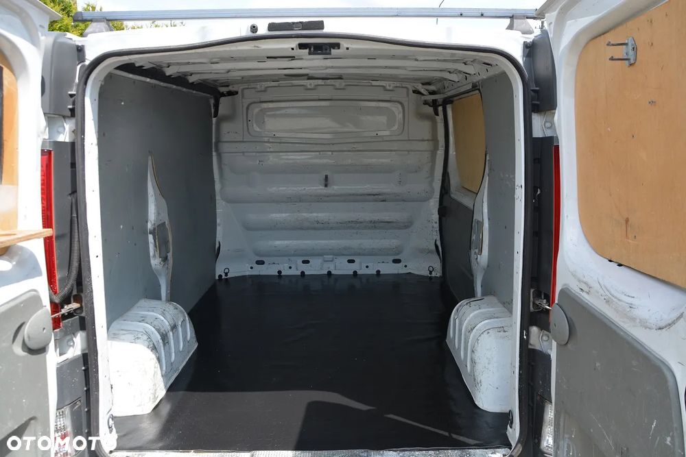 Opel Vivaro - 11