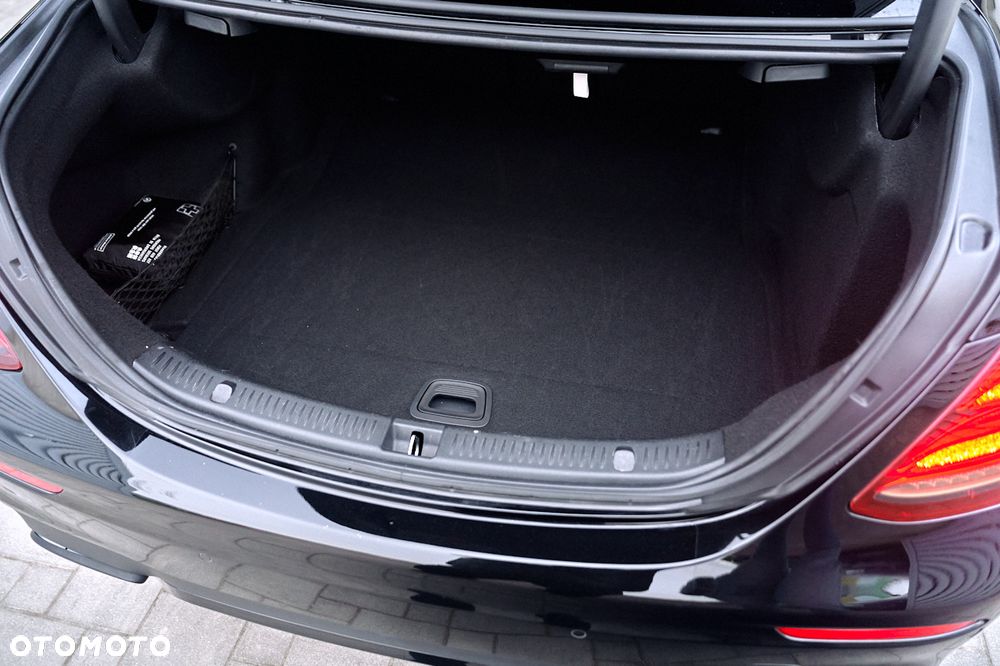 Mercedes-Benz Klasa E 220 d 4-Matic AMG - 38