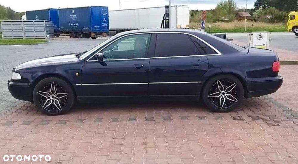 Audi A8 - 8