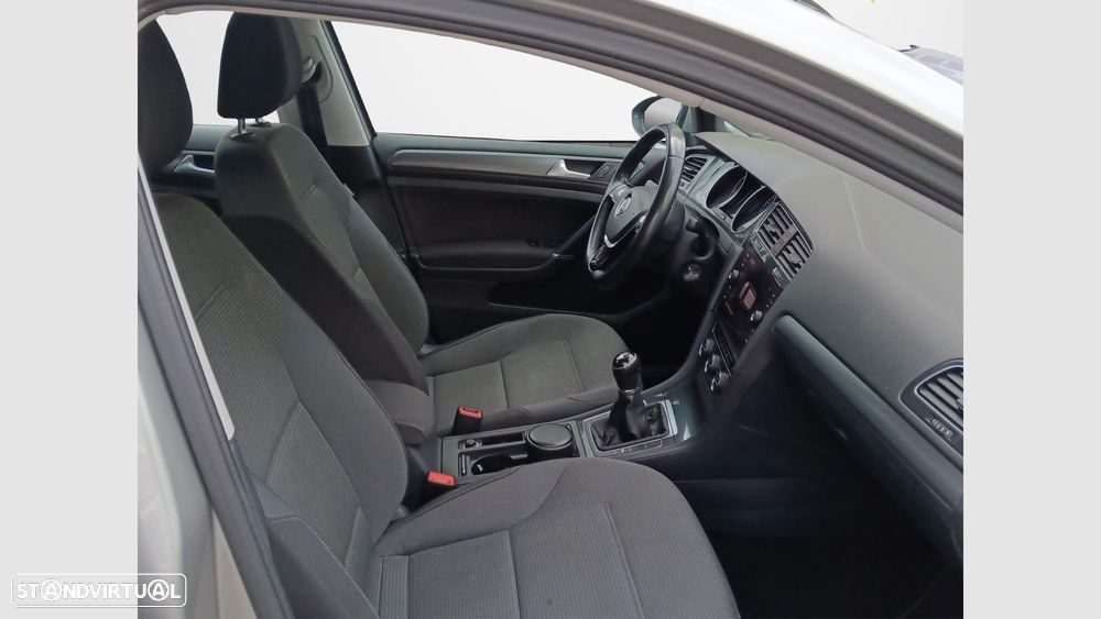 VW Golf Variant 1.6 TDi Confortline - 15