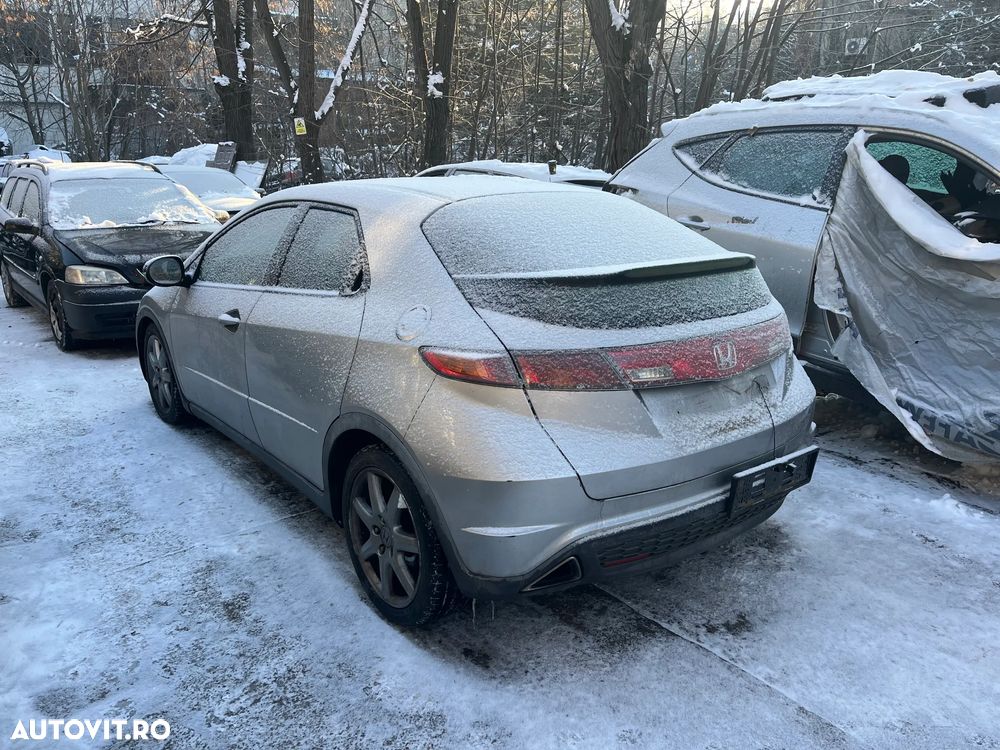 Dezmembrez Honda CIVIC 8 VIII 2006 gri argintiu 2,2 diesel - 3