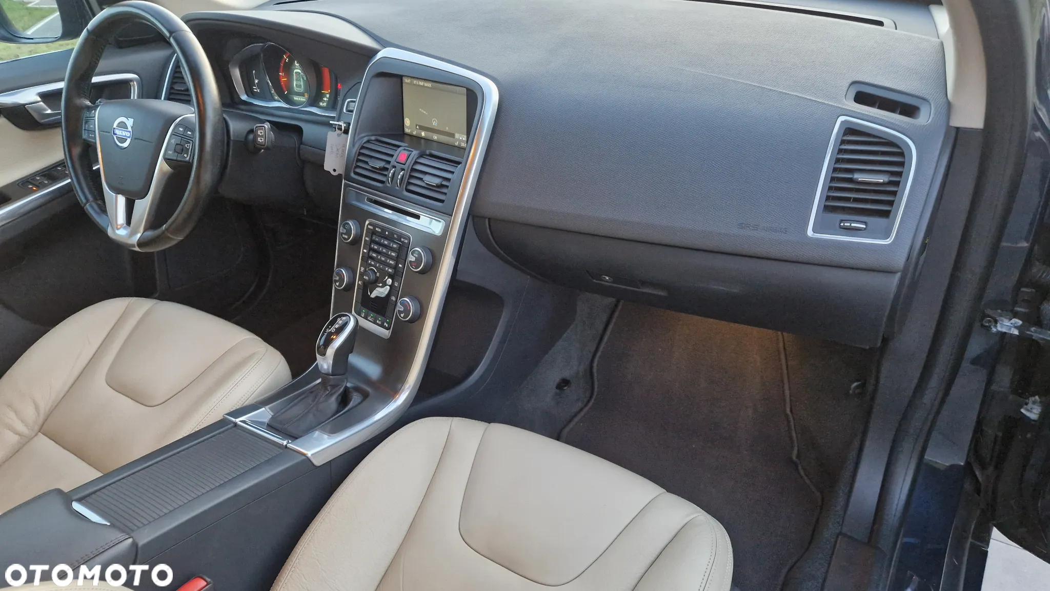 Volvo XC 60 D4 Geartronic Momentum - 26