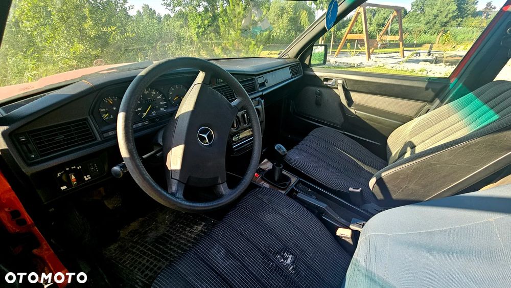 Mercedes-Benz W201 (190) - 7