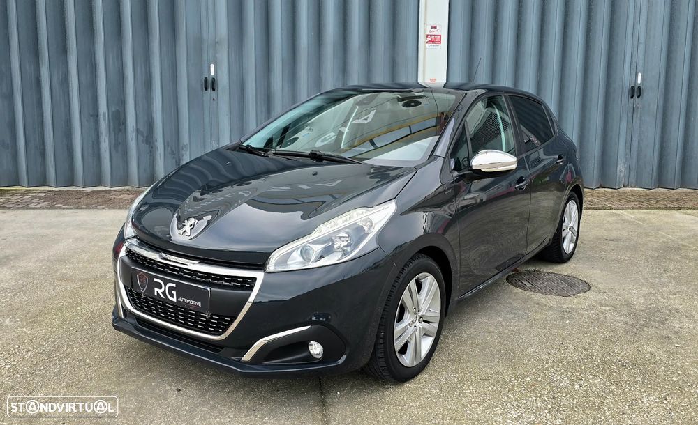 Peugeot 208 1.2 PureTech Signature - 1