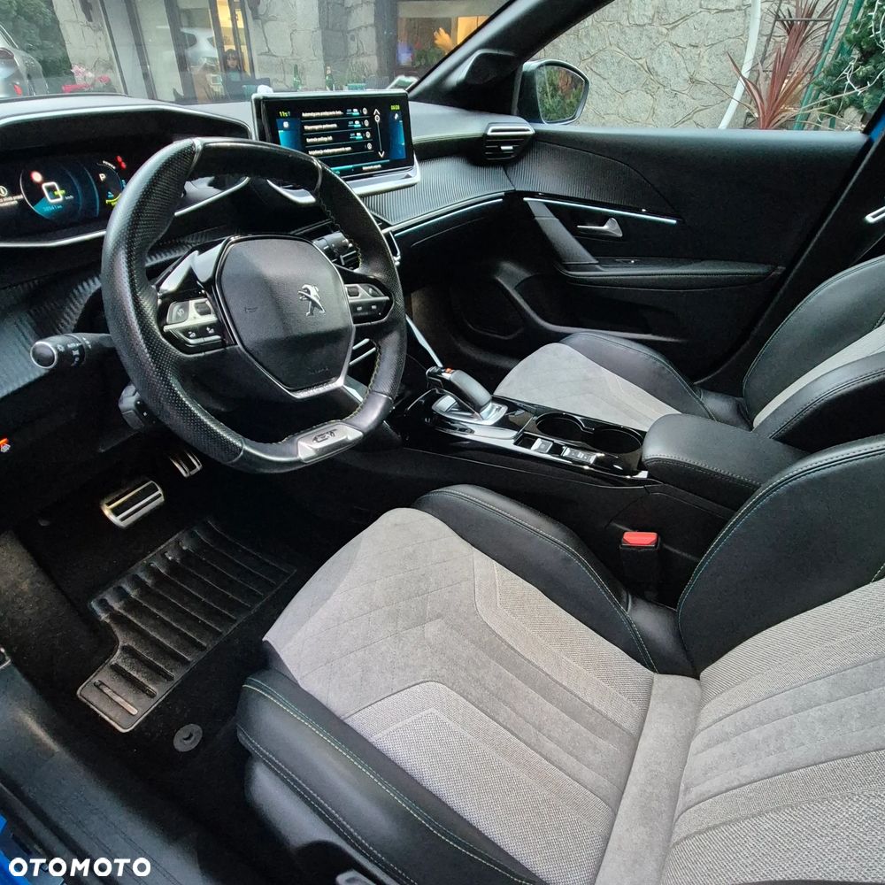 Peugeot 208 - 6