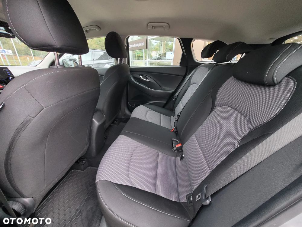 Hyundai i30 1.5 DPI Classic + - 13