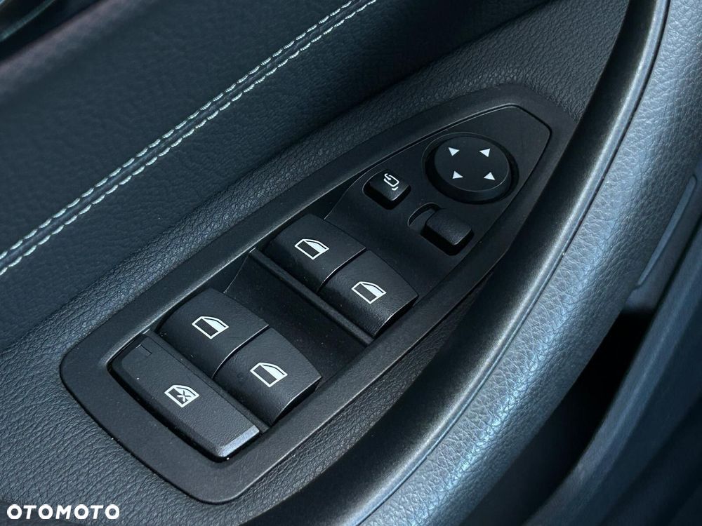 BMW X1 sDrive20i xLine - 19