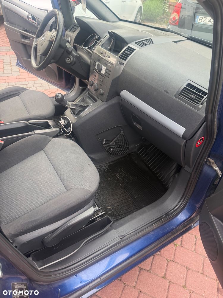Opel Zafira 1.6 - 11
