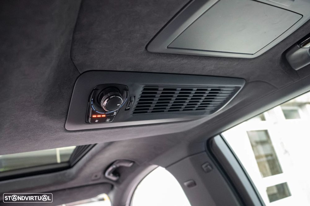 BMW 750 Li xDrive Pack M — fotografia 41