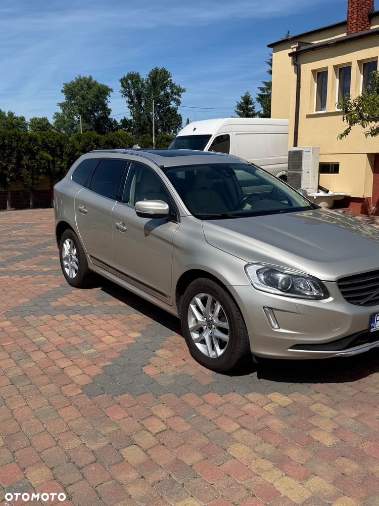 Volvo XC 60 D5 AWD Momentum - 3